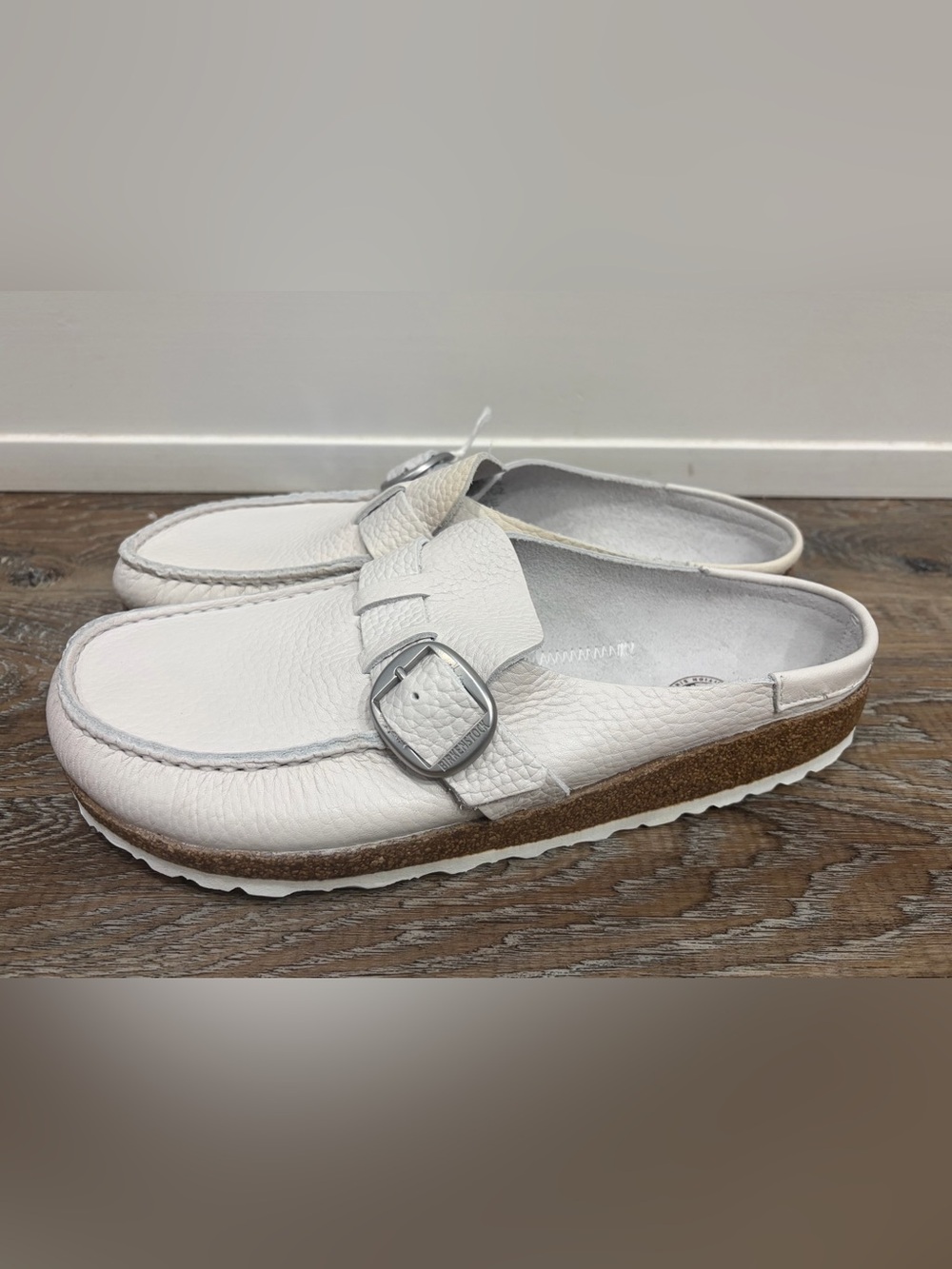 Birkenstock White Textured Leather Buckley Mule, Size 42/11 Women’s